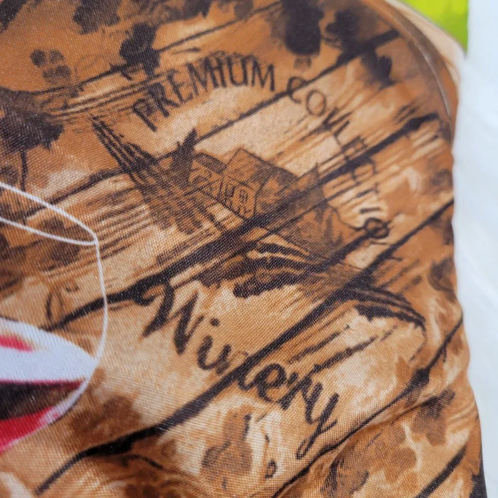 Set of 2 Winery Design Oven Mitts